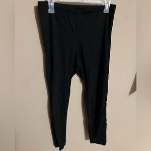 Old Navy 2 pairs of stretchy leggings size L (Black and Navy)